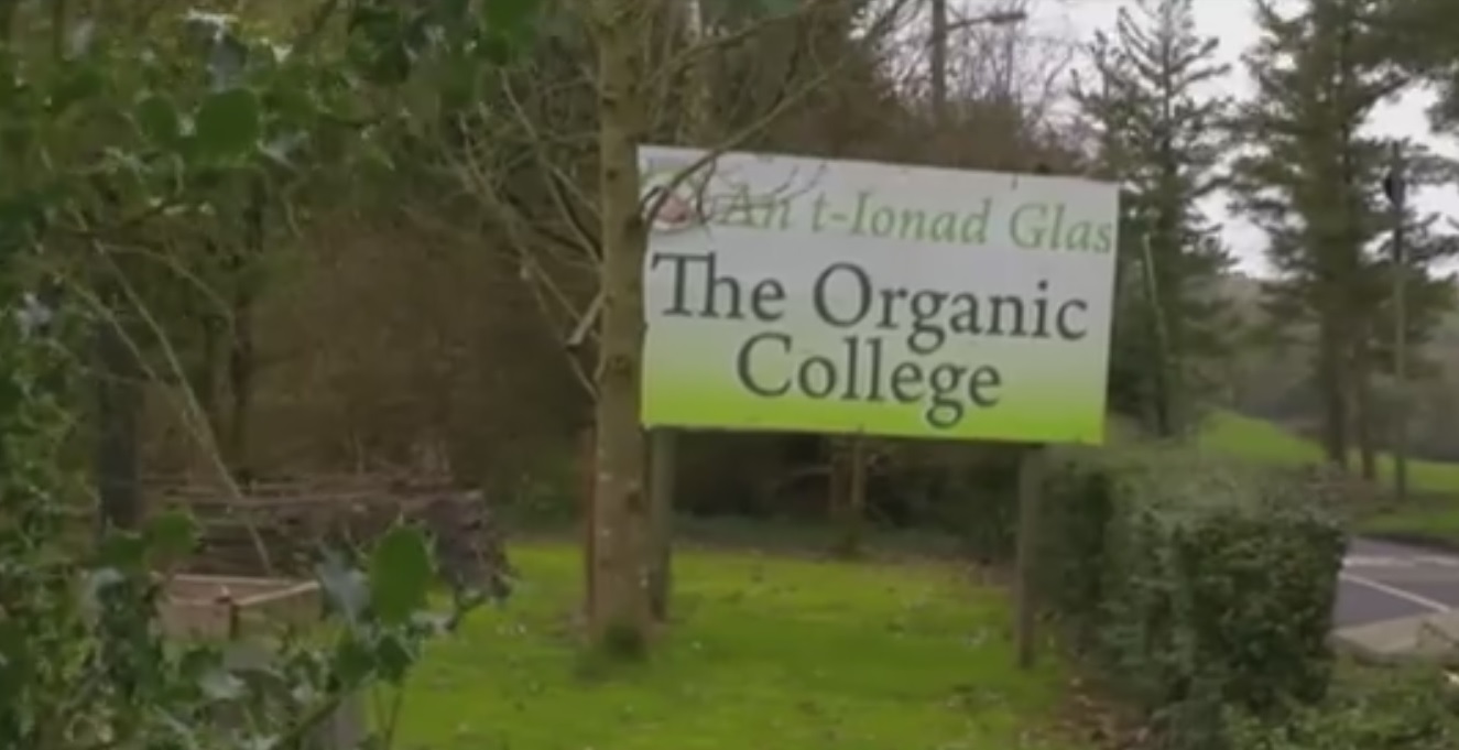 Organic College sign